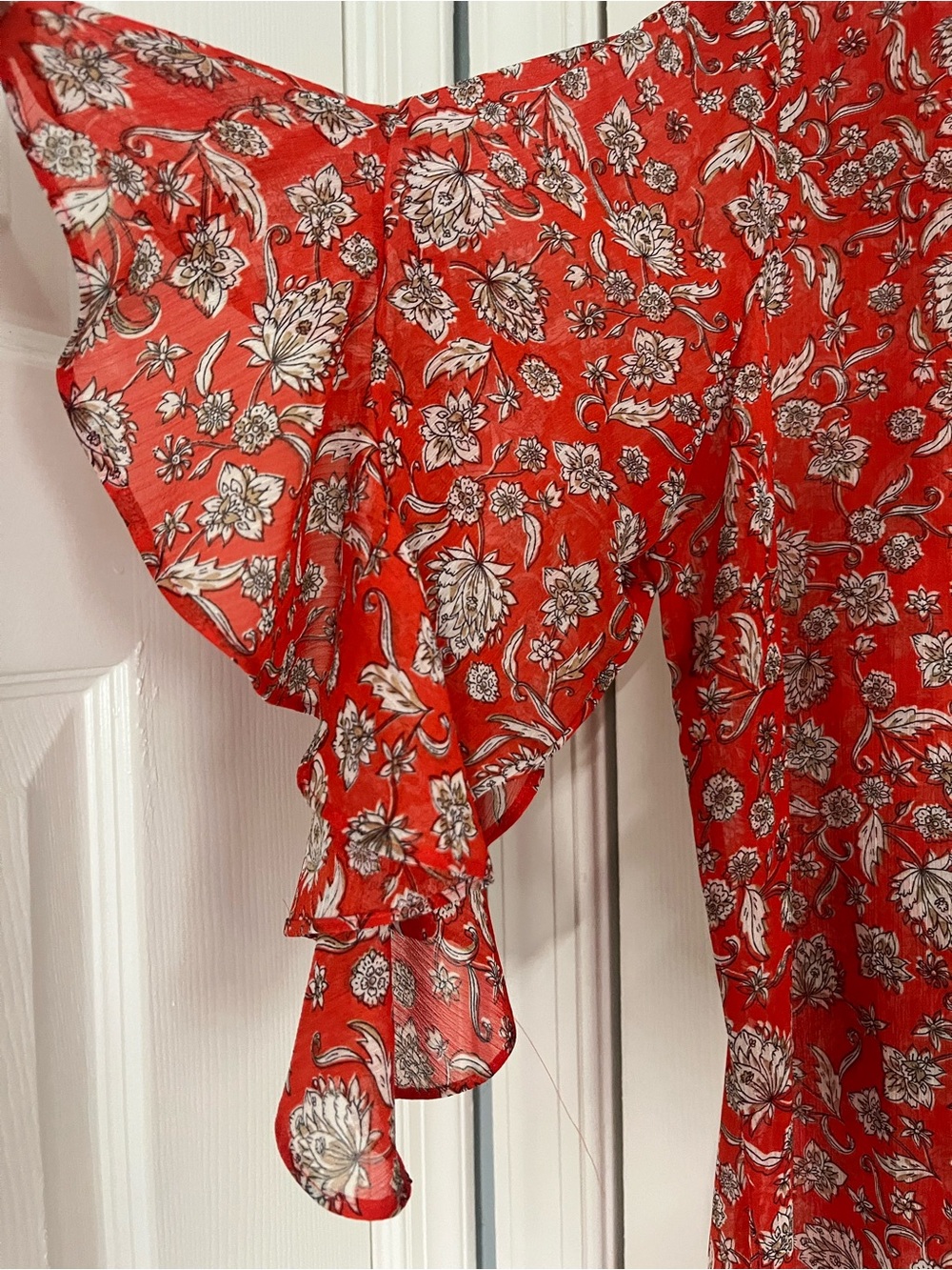 Vince Camuto Red Floral Ruffle Sleeve Blouse - Picture 7 of 9